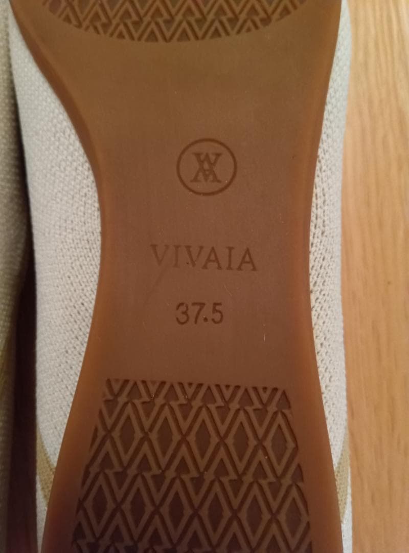 新品✨️VIVAIA ポインテッドトゥ゙フラッシューズ