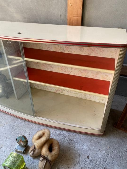 ビンテージ アールガラスの飾り棚