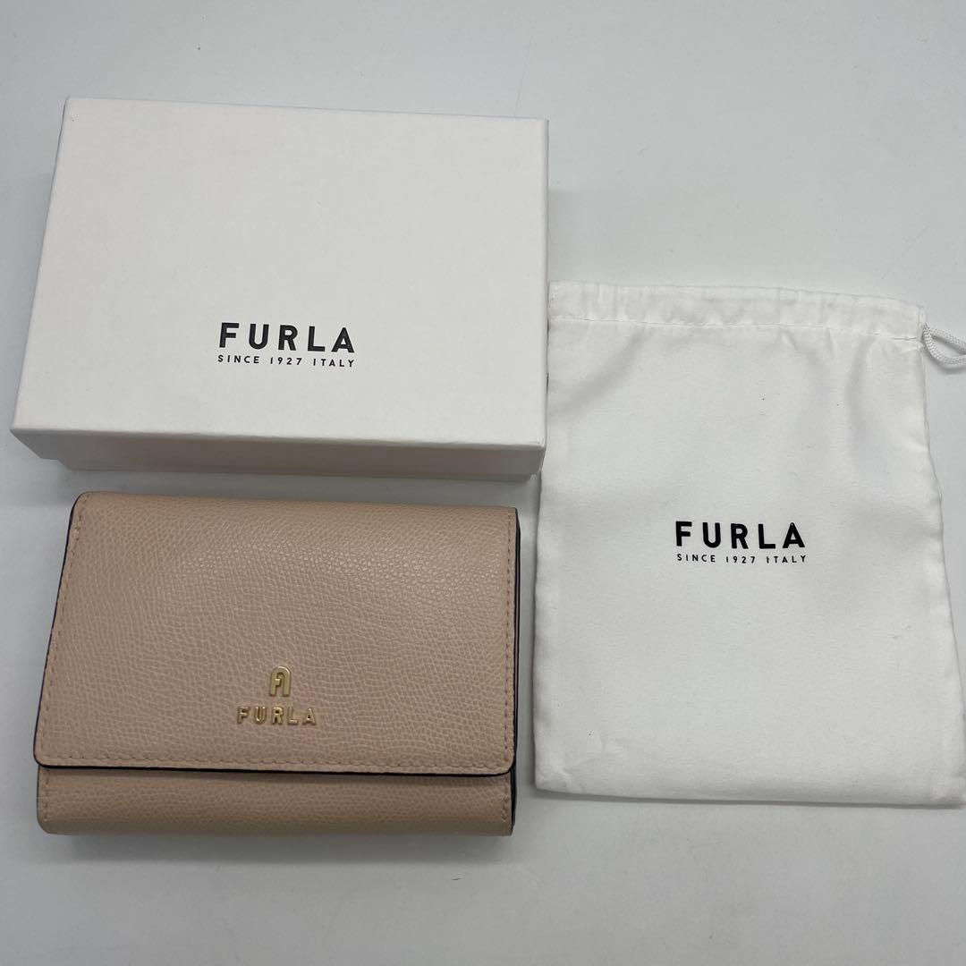 ☆新品同様☆FURLA☆フルラ☆二つ折り財布