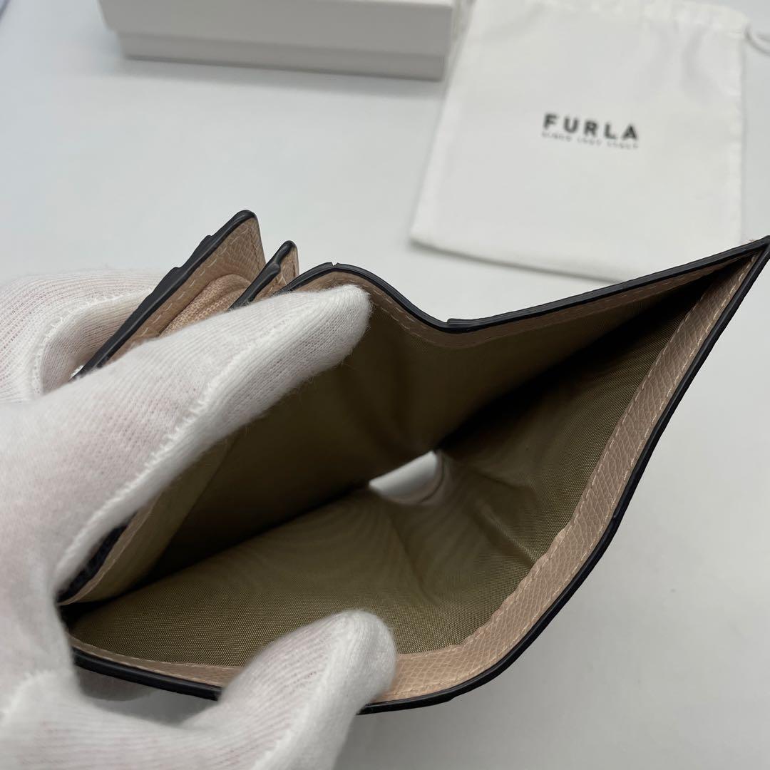 ☆新品同様☆FURLA☆フルラ☆二つ折り財布