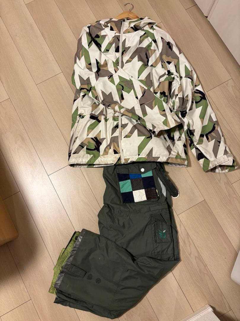 BURTON 迷彩 スノーボードウェア 上下セット L