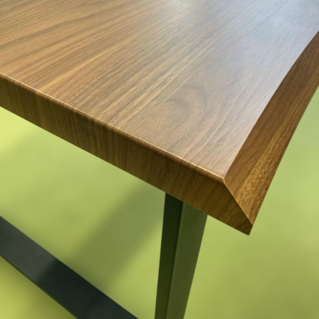 モダン木製ダイニングテーブル　直接引取り