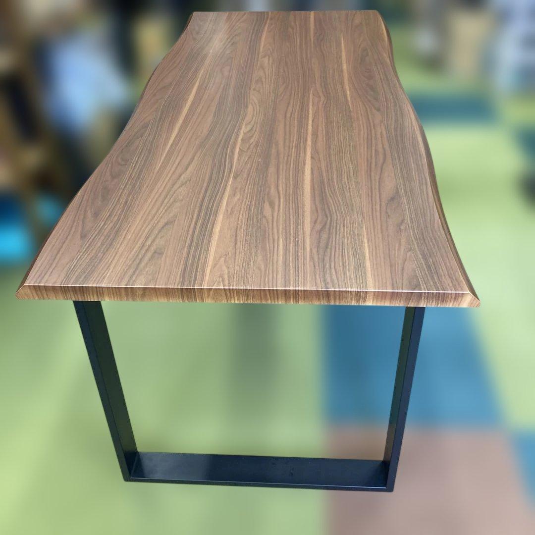 モダン木製ダイニングテーブル　直接引取り