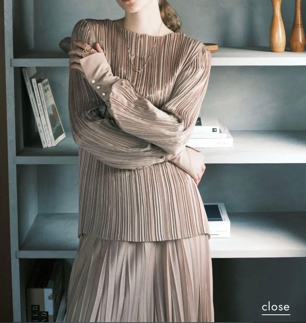 きなこっこ 様✨未使用品✨foufou プリーツクラシックブラウス　シャンパン