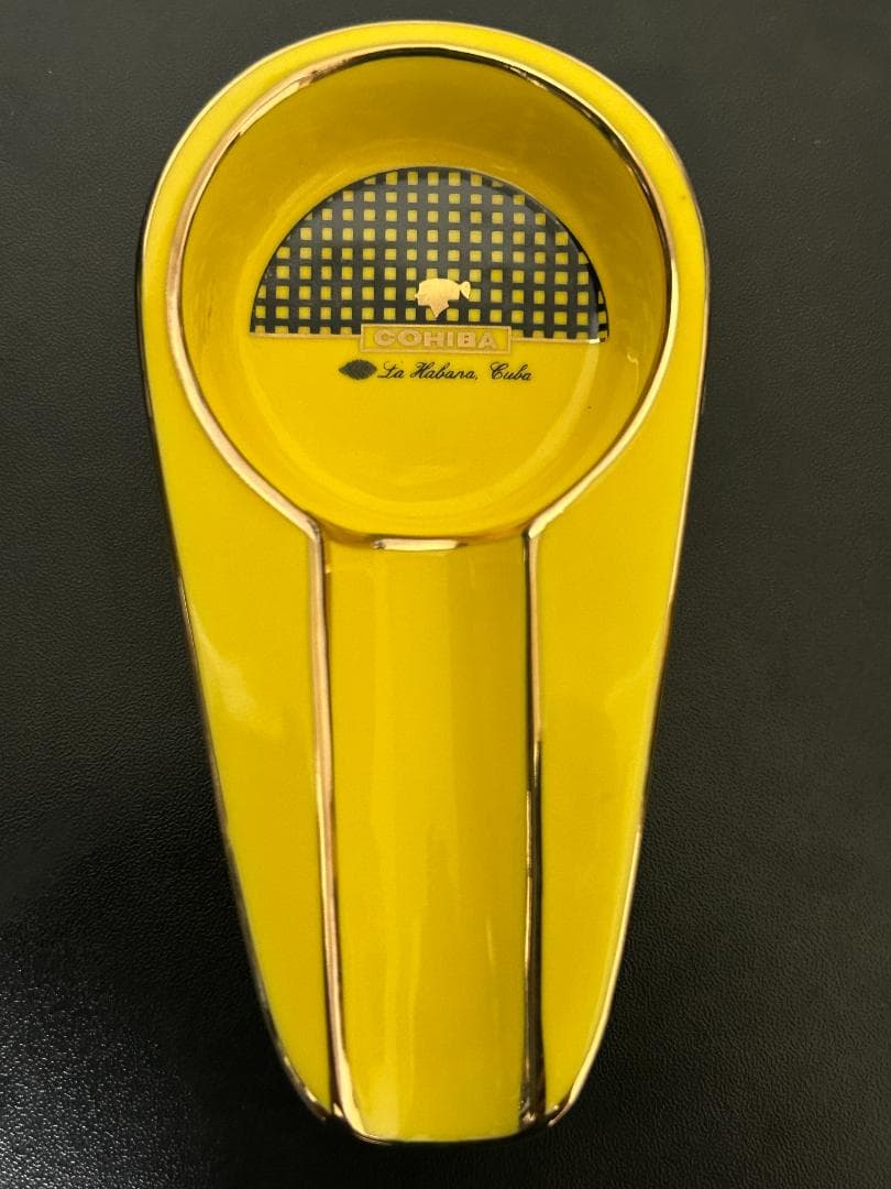 [新品未使用・希少]　COHIBA 置き型灰皿 現地購入