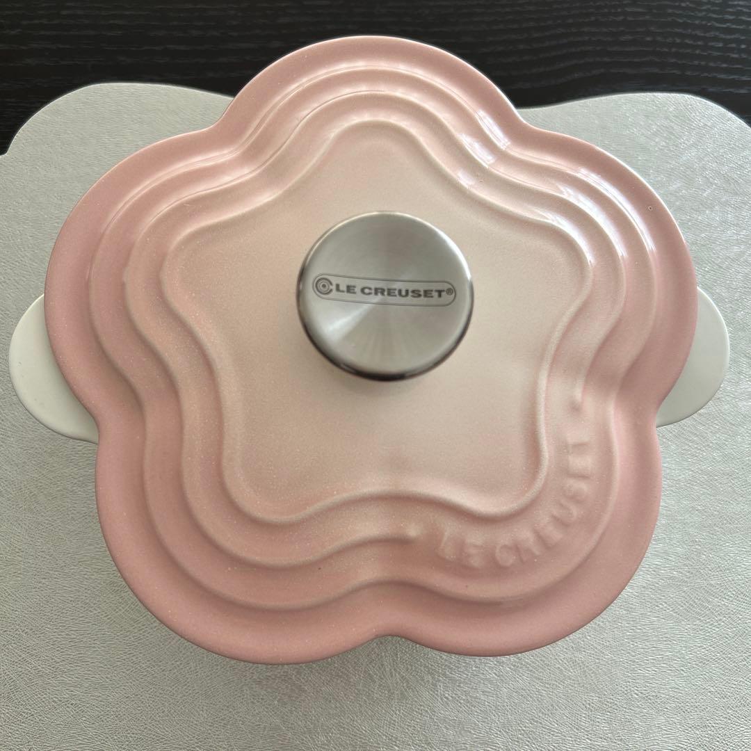 ルクルーゼ ココットフルール パウダーピンク　ル・クルーゼ