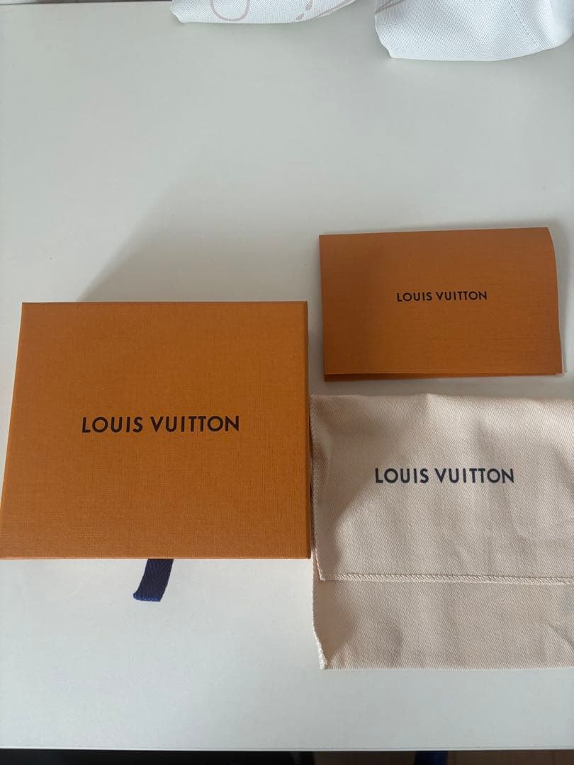 ルイヴィトン　ポルトフォイユ・クレア　箱付き