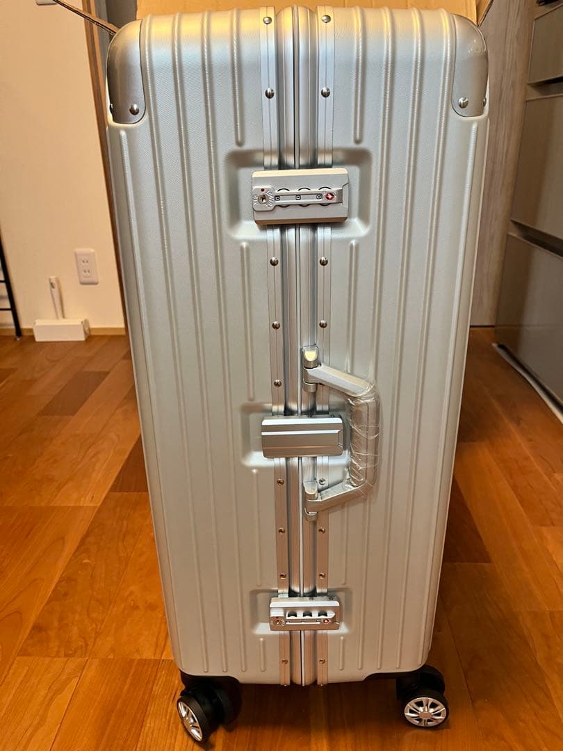 シルバー キャリーケース 大型　7泊〜10日用