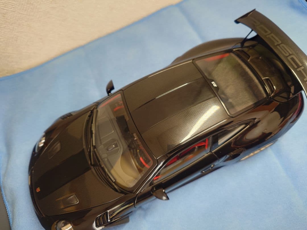 オートアート1/18 ポルシェ 911 (991.2) GT2