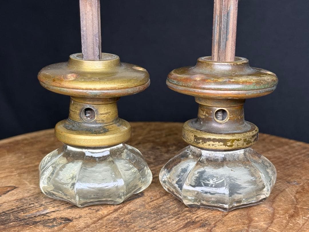 時代 アンティーク ガラス ドアノブ 2点 真鍮 硝子 ブラックライト反応