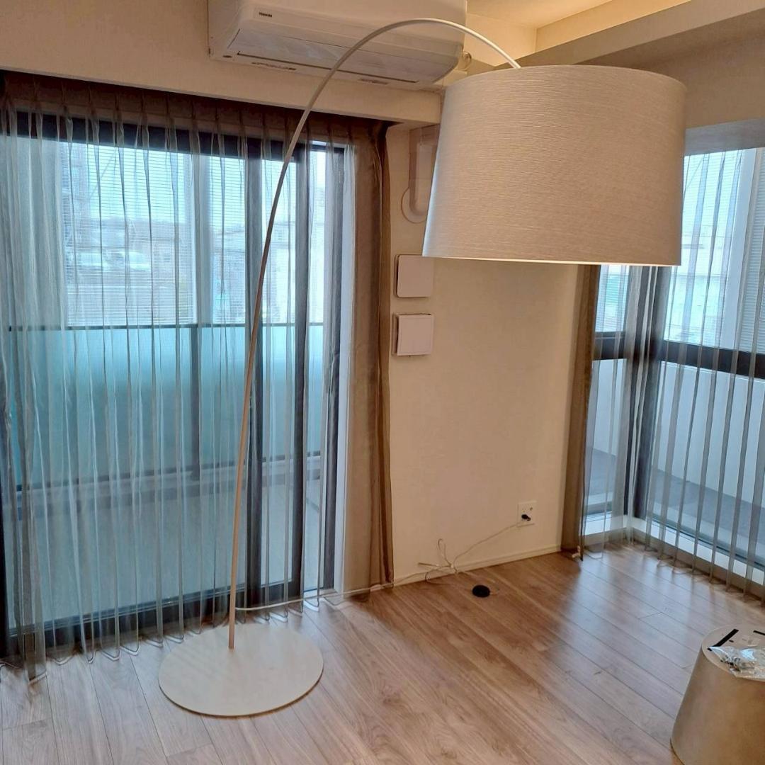 フォスカリーニ Twiggy フロアランプ 24年製 モデルルーム展示品