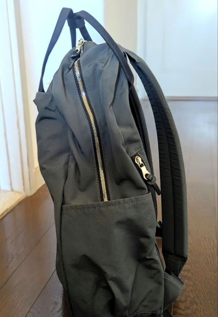 【美品】スタンダードサプライ　ワラルー　グレー ナイロンバックパック