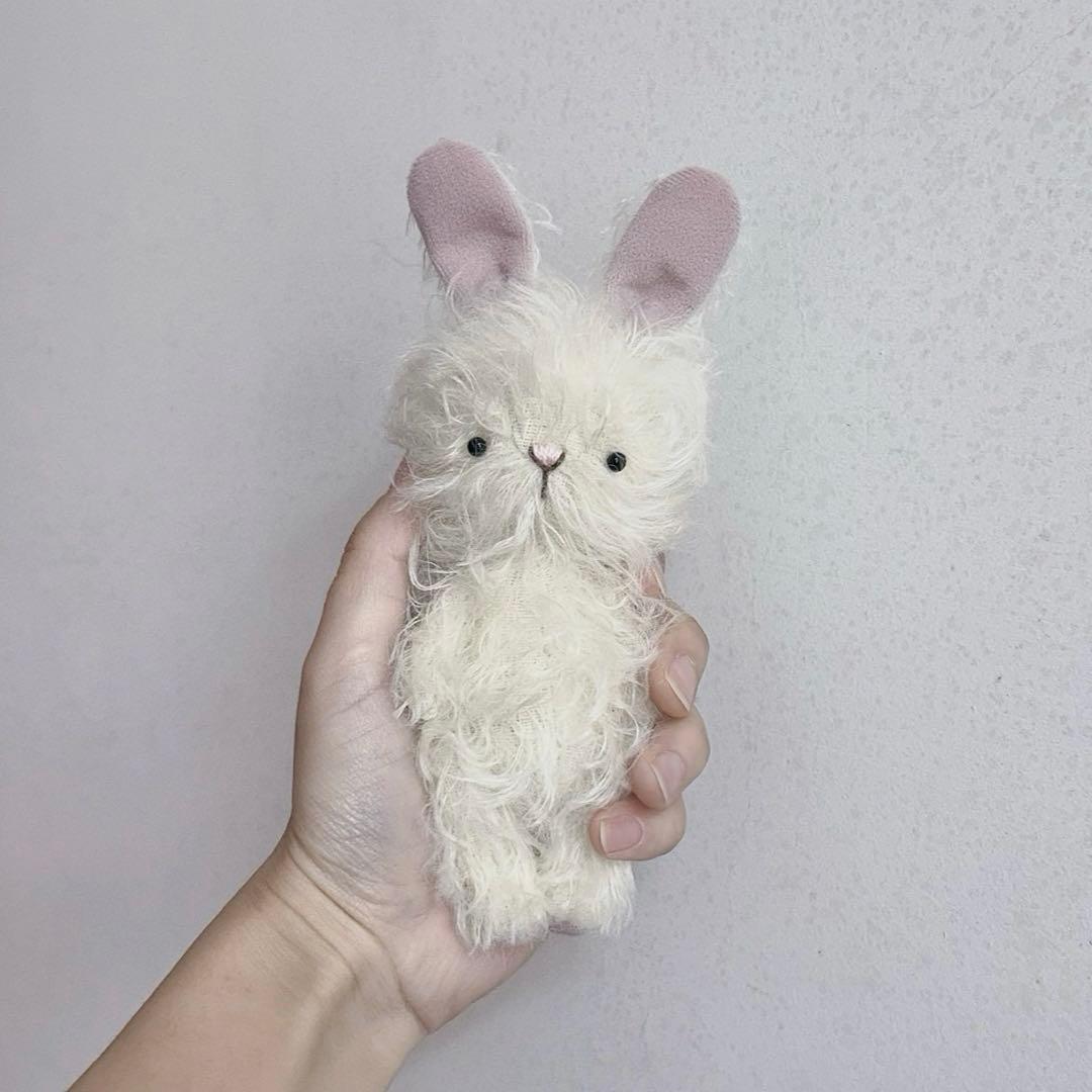 静かな白兎ちゃん ぬいぐるみ アーティストベア ハンドメイド 海外作家様 バニー