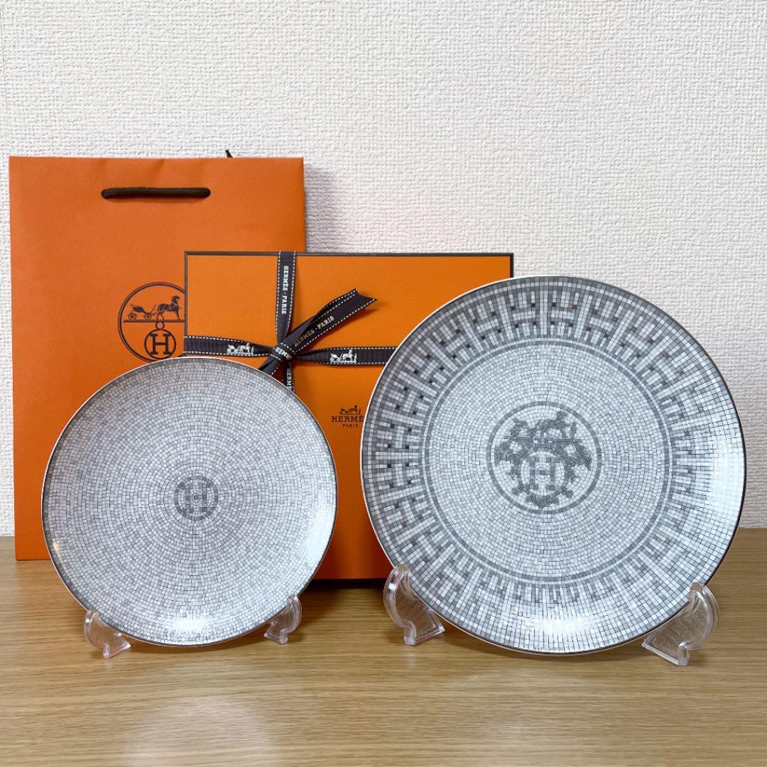 【新品 2枚セット ギフト】エルメス　モザイク 〈プラチナ〉 デザートプレート