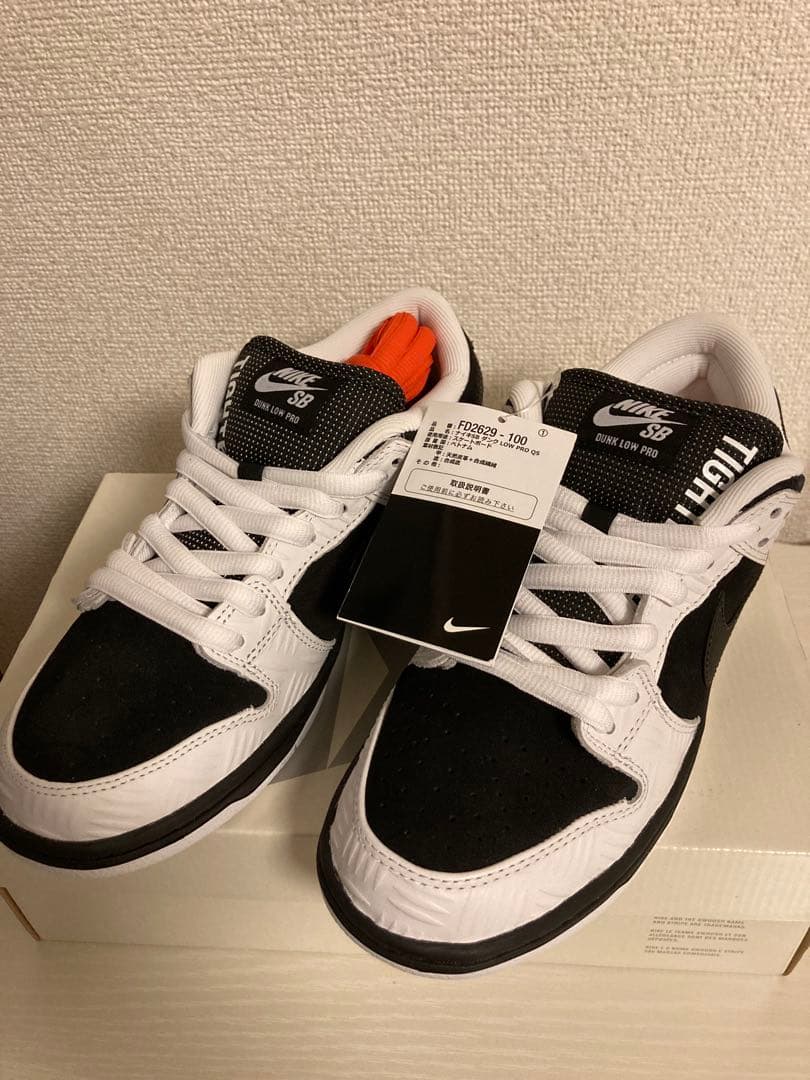Nike Dunk Low ブラック/ホワイト タイトブース