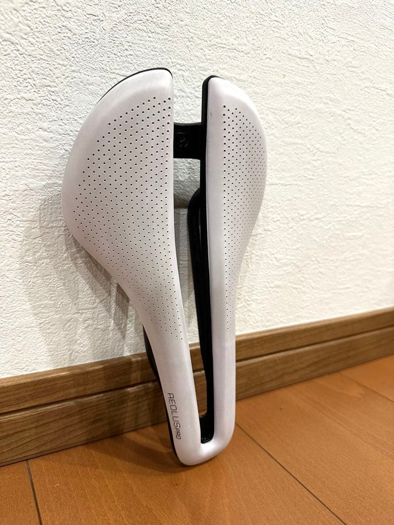 美品BONTRAGER AEOLUS PRO カーボンレール サドル