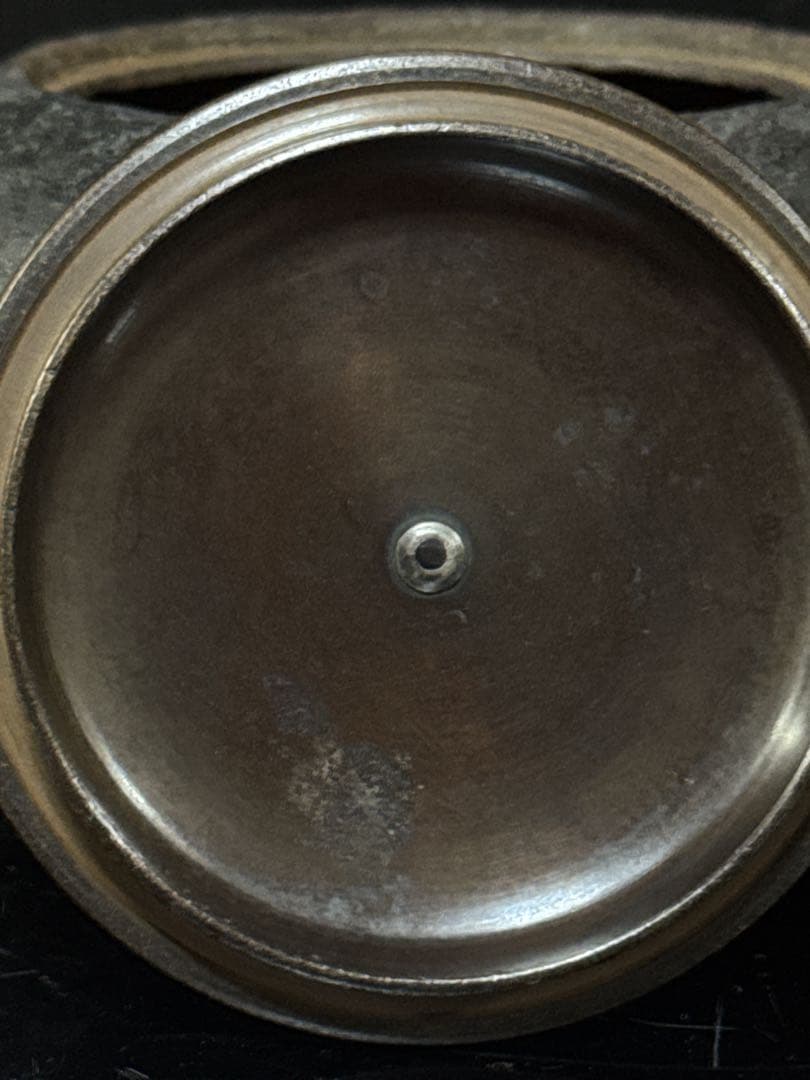 龍寿堂 浄寿 造 金象嵌提手 銀摘 平丸型 鉄瓶 茶道具