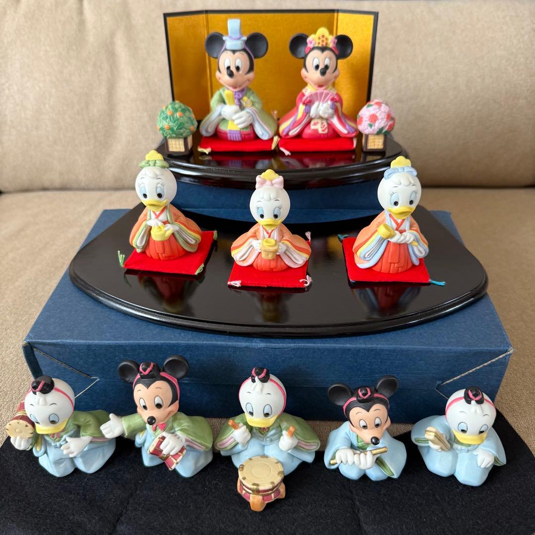 【お雛祭り】ディズニー陶器雛飾り お内裏様・三人官女 ・五人囃子