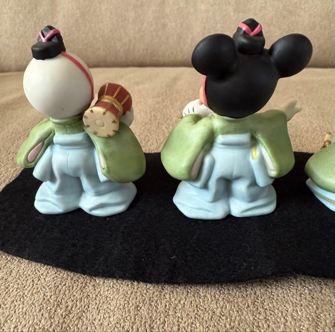 【お雛祭り】ディズニー陶器雛飾り お内裏様・三人官女 ・五人囃子