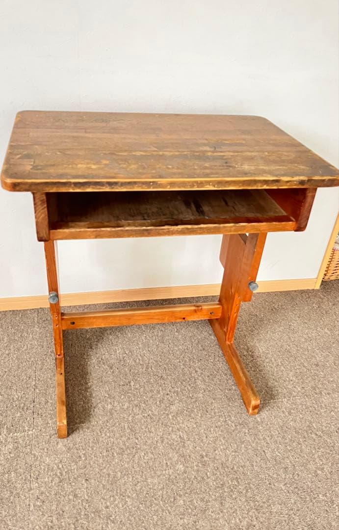 お早めに！人気のビンテージ　約縦45×横65 アンティーク学習机　レトロ