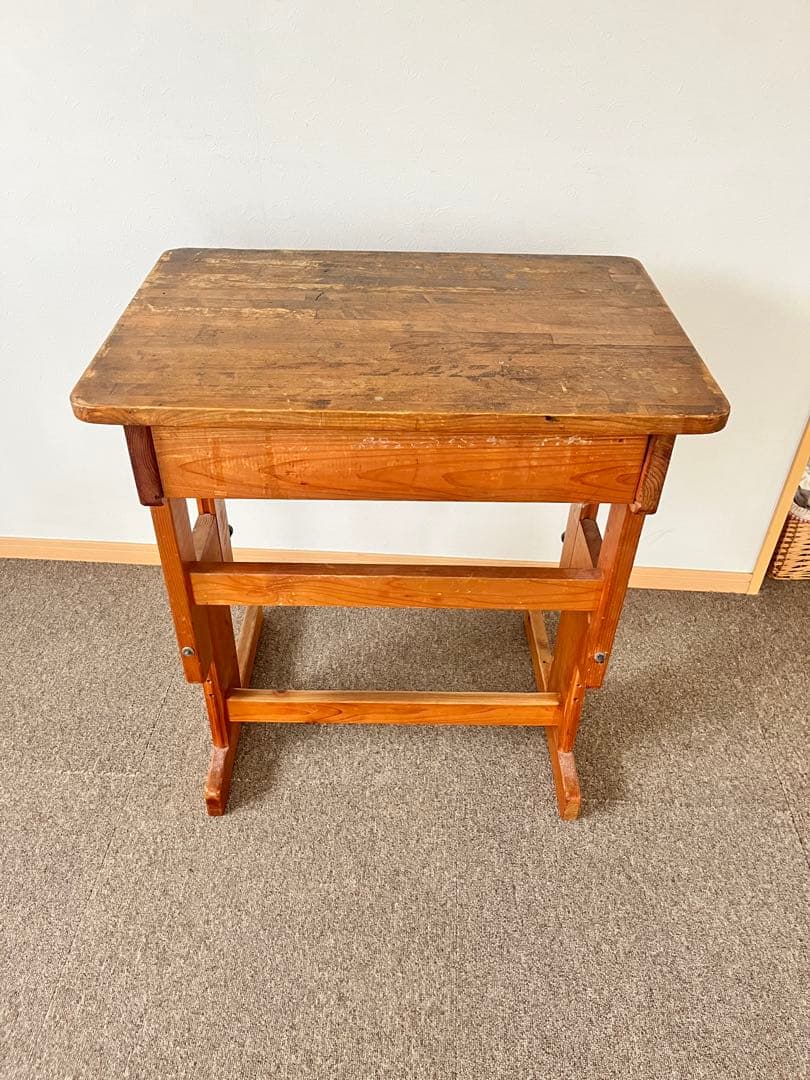 お早めに！人気のビンテージ　約縦45×横65 アンティーク学習机　レトロ