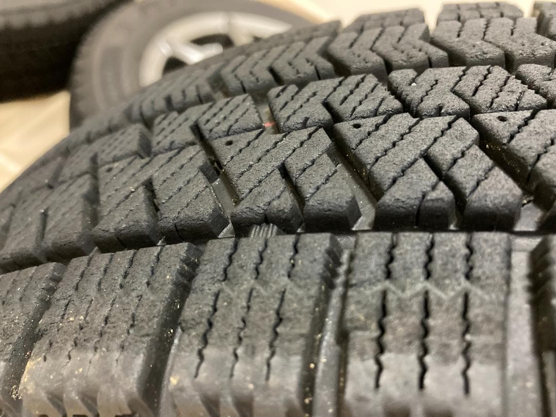 【送料込み】ブリヂストン スタッドレス BLIZZAK VRX2 14インチ