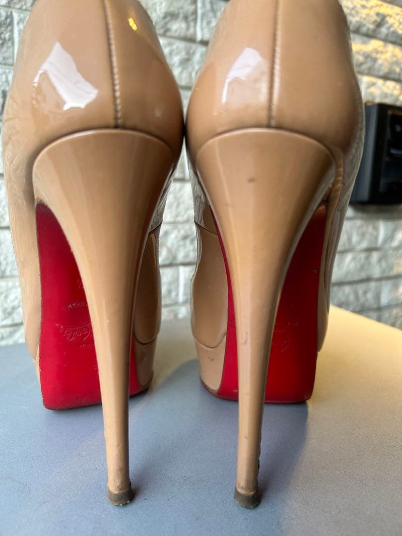 値下げしました これからのイベントにどうですか？ルブタンパンプス