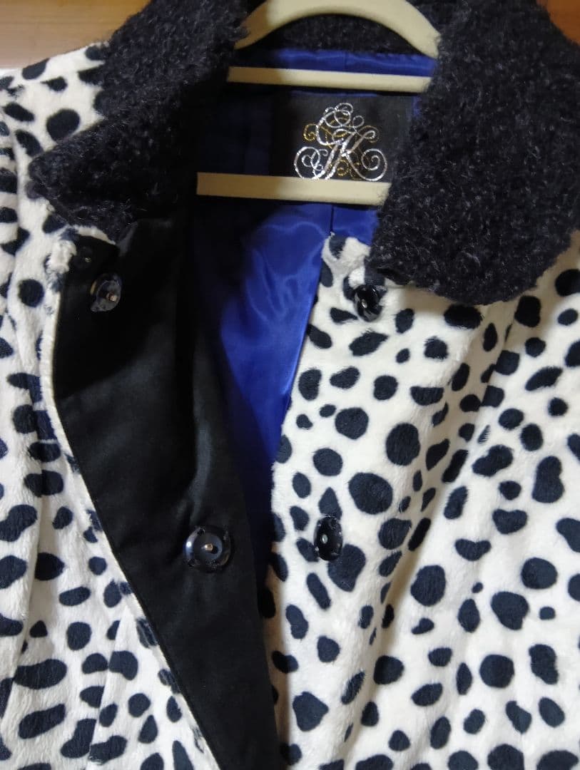 伊太利屋　黒白模様ロングコート