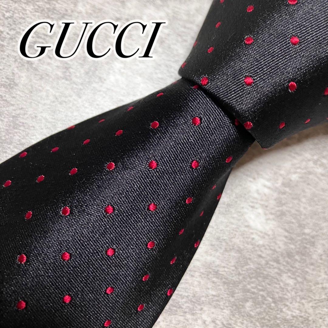 未使用に近い　GUCCI ネクタイ　シルク　ドット　水玉柄　ブラック × レッド