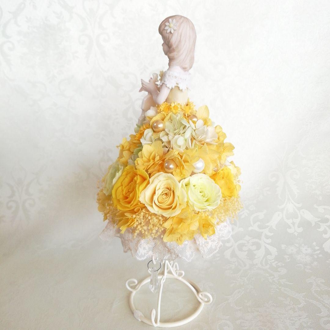 【お見本】ハーフドールアレンジ　プリザーブドフラワー　磁器人形　陶器