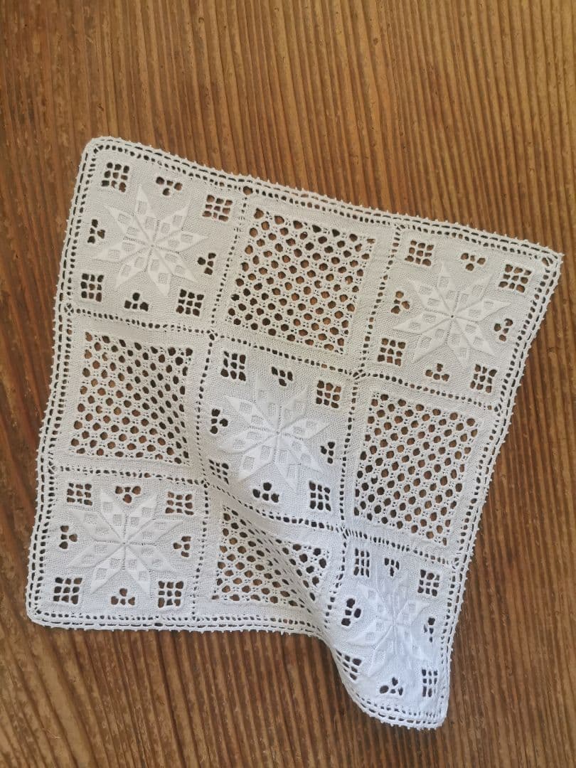 ヴィンテージ 北欧ハーダンガー/ヒデボ 白糸刺繍 ドローンワーク スクエアクロス