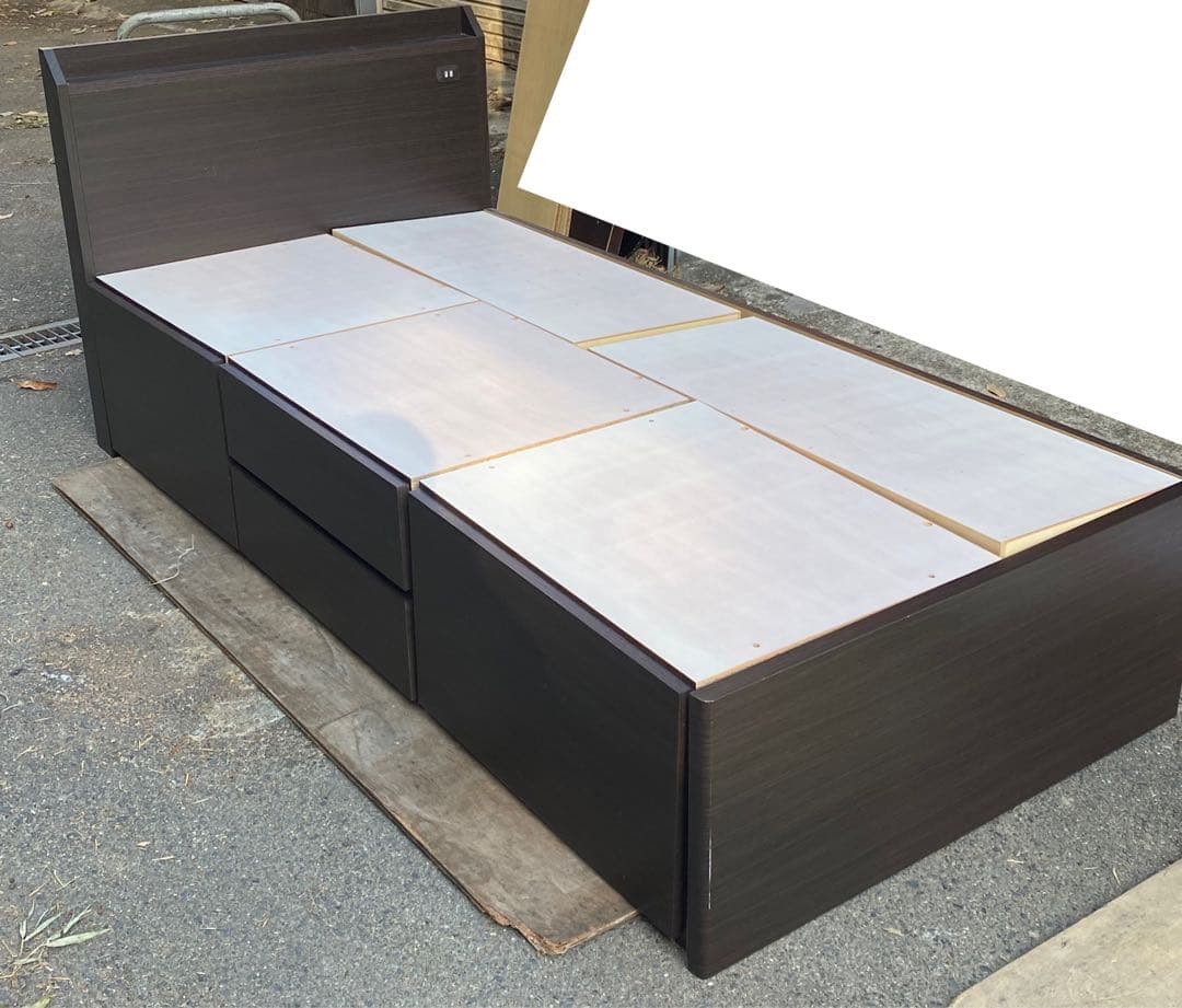 【配送可能地域要確認】ニトリ　シングルベッド 収納付き ジオチェスト