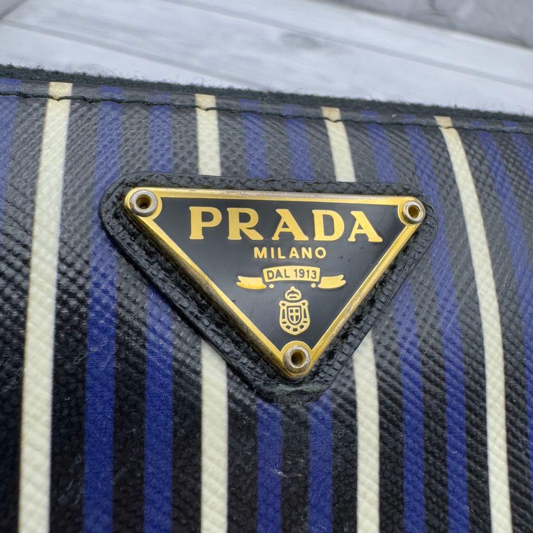 【激レア・美品】プラダ　ラウンドファスナー　三角ロゴ　サフィアーノ　ストライプ