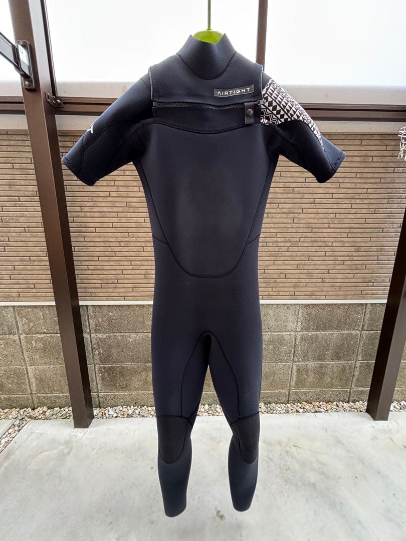 AIRTIGHT シーガルウェットスーツ　Lサイズ