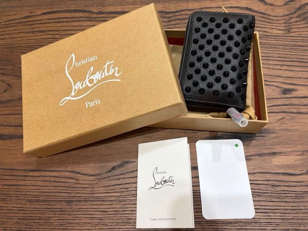 【美品】ルブタン 財布 ケース　カード