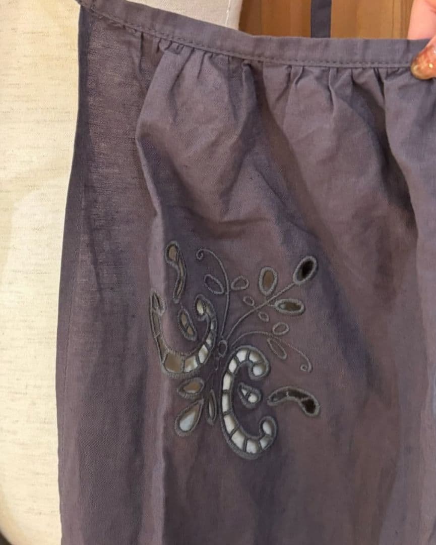 自由が丘限定 ツハル カットワーク刺繍エプロンスカート