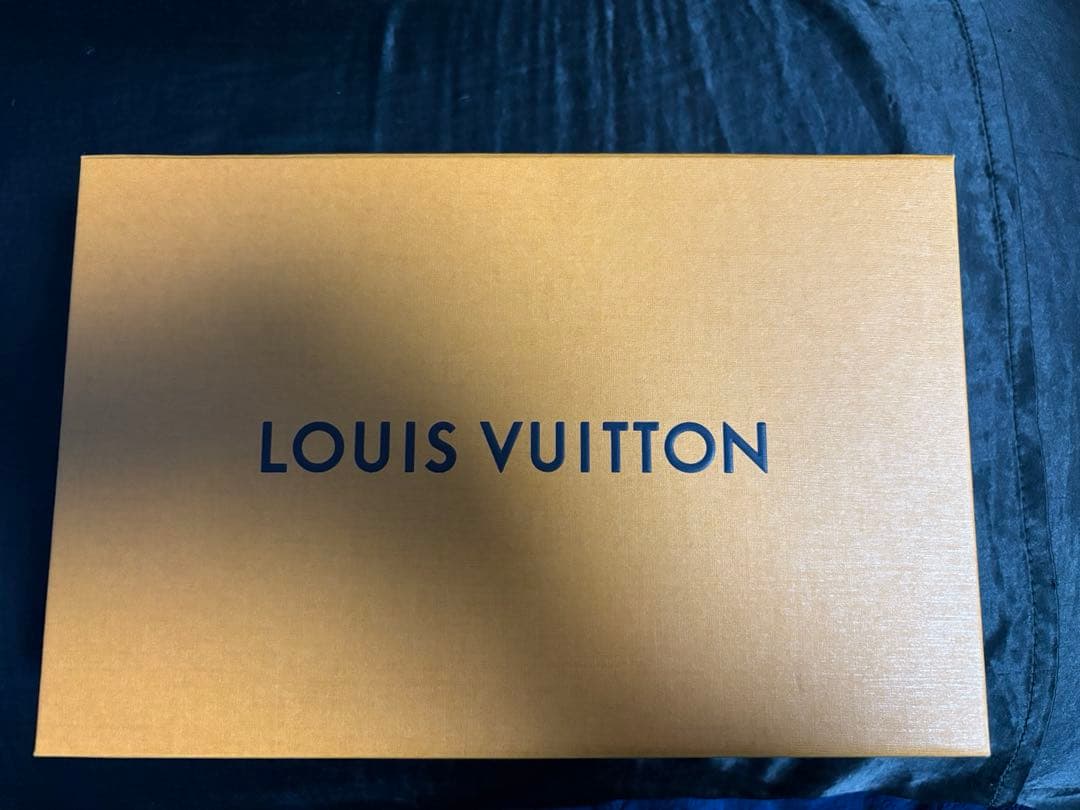 土日限定価格！ルイヴィトン　マフラー　LOUIS VUITTON