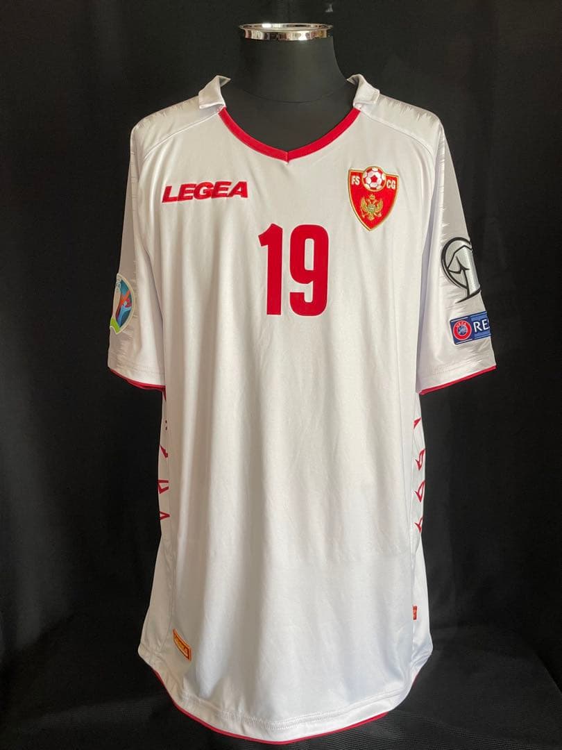 モンテネグロ代表ユニフォーム