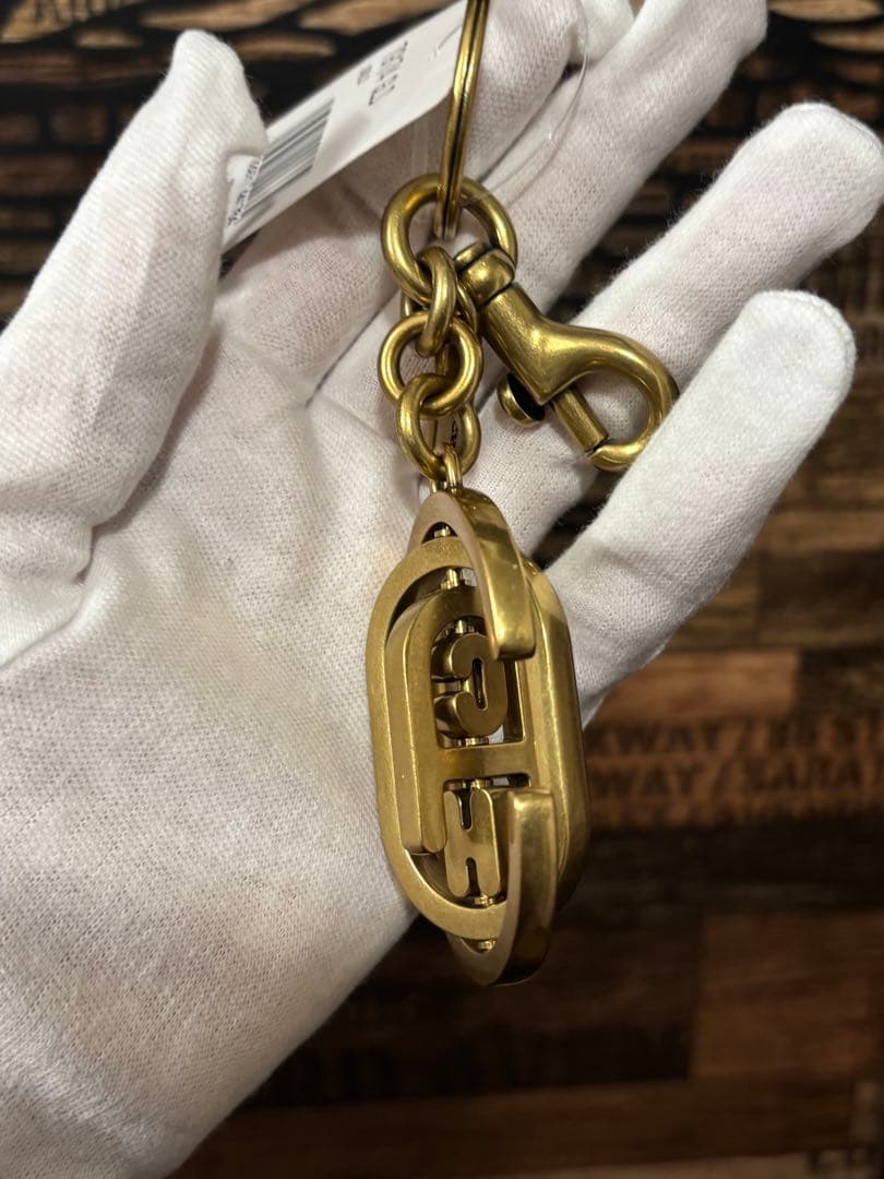 COACH キーホルダー　キーリング　新品未使用タグ付き　ゴールド
