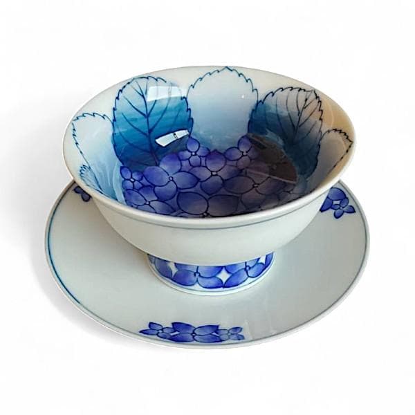 伊万里鍋島焼　畑萬陶苑　紫陽花紋　高台付き小鉢　揃　５客　染付