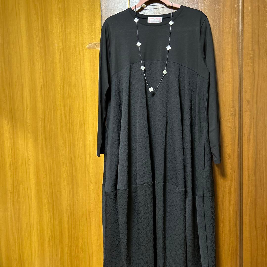 ビアズリー黒のレース切り替えロングワンピース