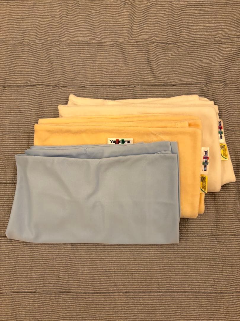 マニフレックス　フラットピッコロ　女優まくら　専用枕カバー3点付き