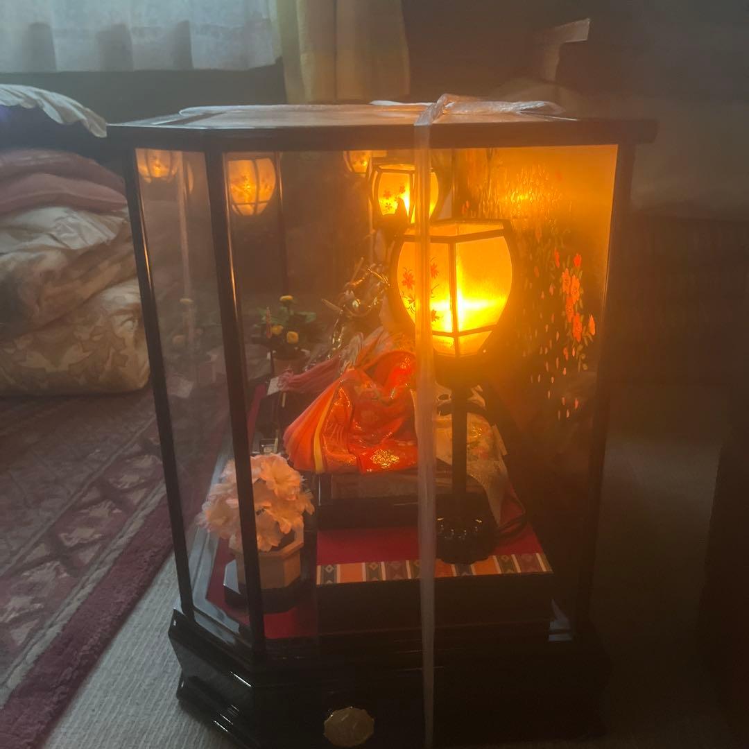 ひな人形 ガラスケース付き ランプ付き　ひな祭りのオルゴール付き