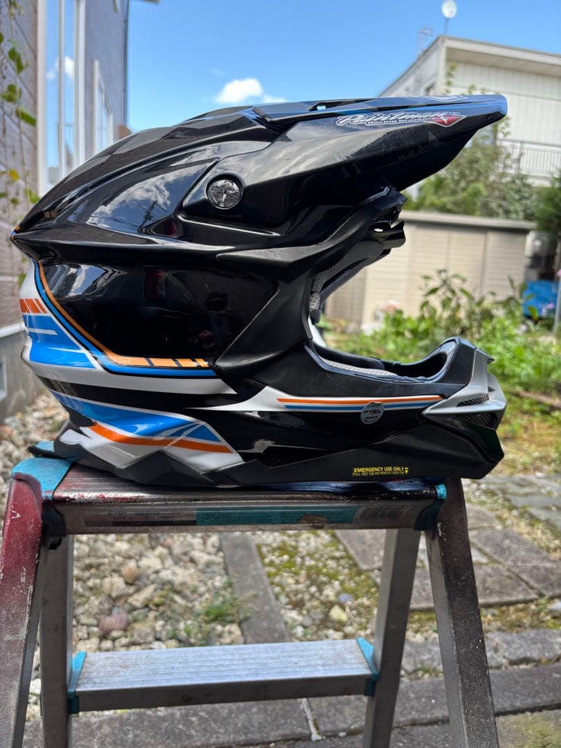 N*u様 SHOEI VFX WＲ　ヘルメット　オリジナルですが　　Lサイズ