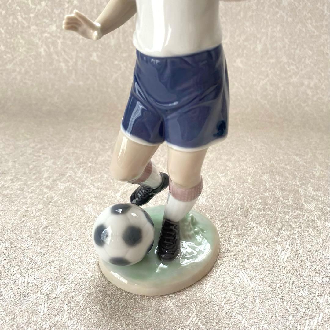 LLADRO リヤドロ　『 サッカー少年 』 置物