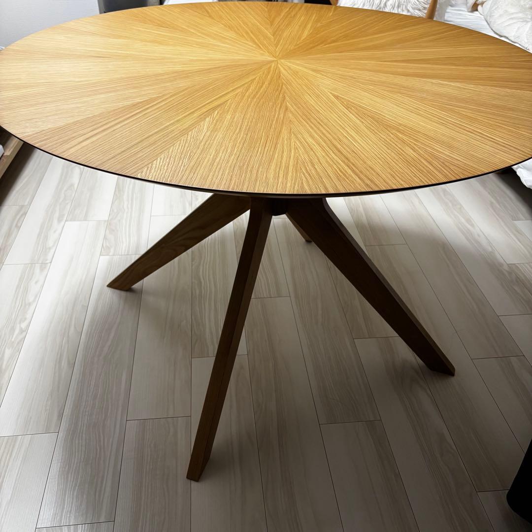 【極美品】北欧風 ダイニング丸テーブル 110cm オーク天然木（光線張り）