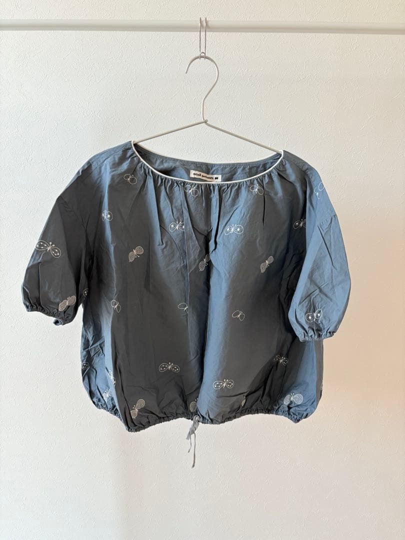 【minä perhonen 】半袖刺繍トップス