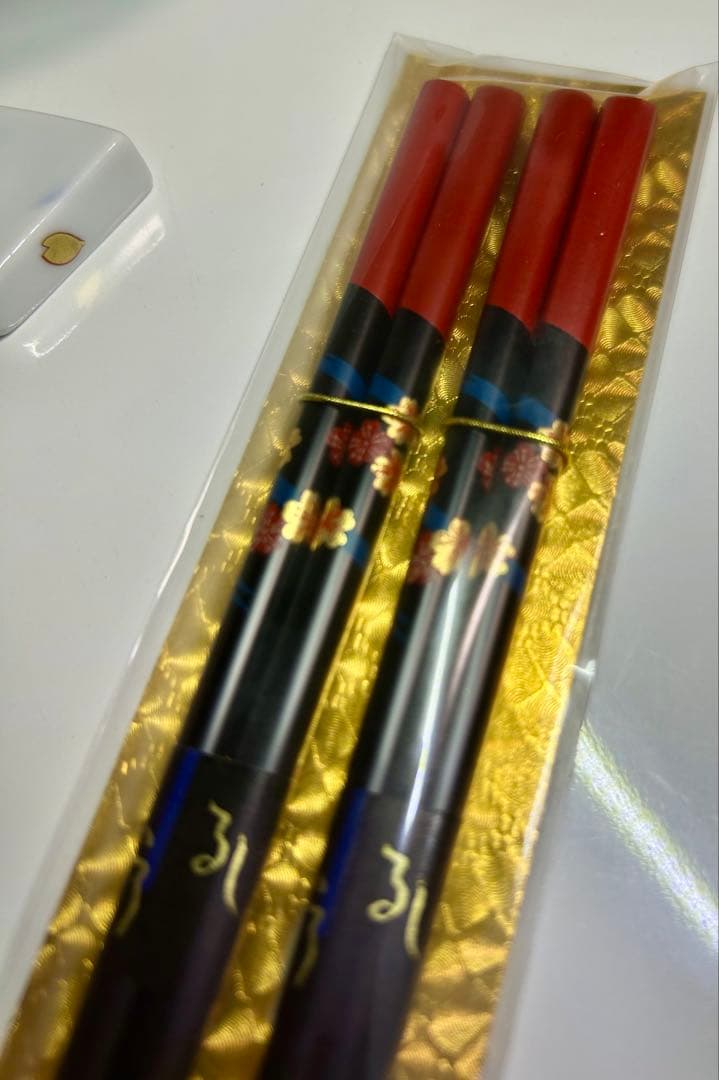 未使用！深川製磁 百年庵 金彩桜 茶碗・うるし箸・箸置きセット 赤スタンプ　箱付