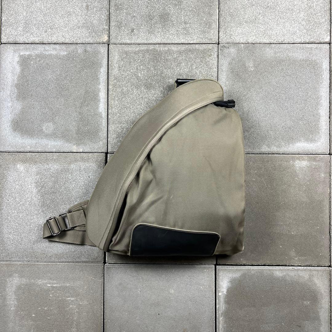 バッグ 2000s banana republic sling bag khaki