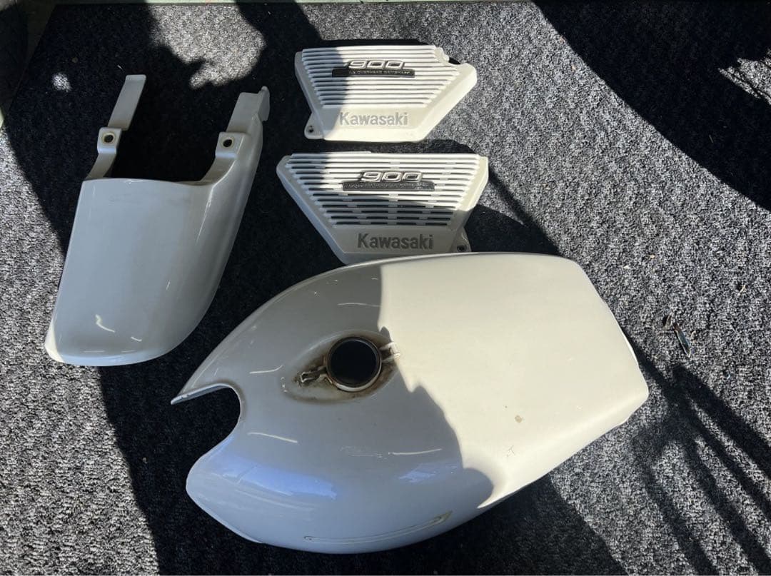 カワサキ Z1　Z2 外装セット パールホワイト 珍しいロゴ付アルフィンカバー